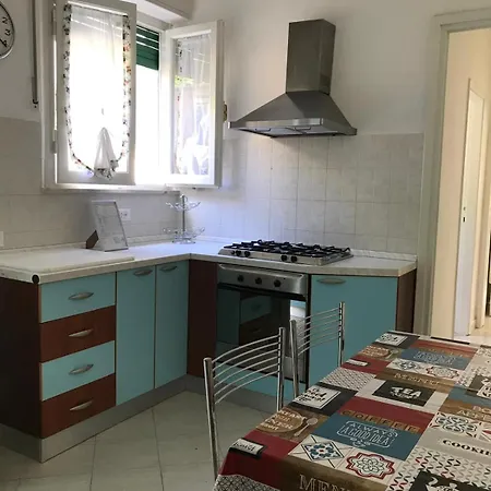 Vicino Al Mare E La Pineta Di Viareggio